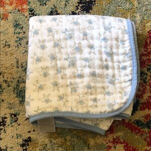 🧜🏼‍♀️3 for $15 listing! 🧜🏼‍♀️3-LAYER MUSLIN BLANKET SWADDLE monkeys